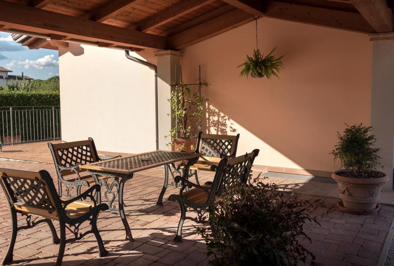 Rosa Di Assisi Bed & Breakfast Bastia Umbra Bagian luar foto