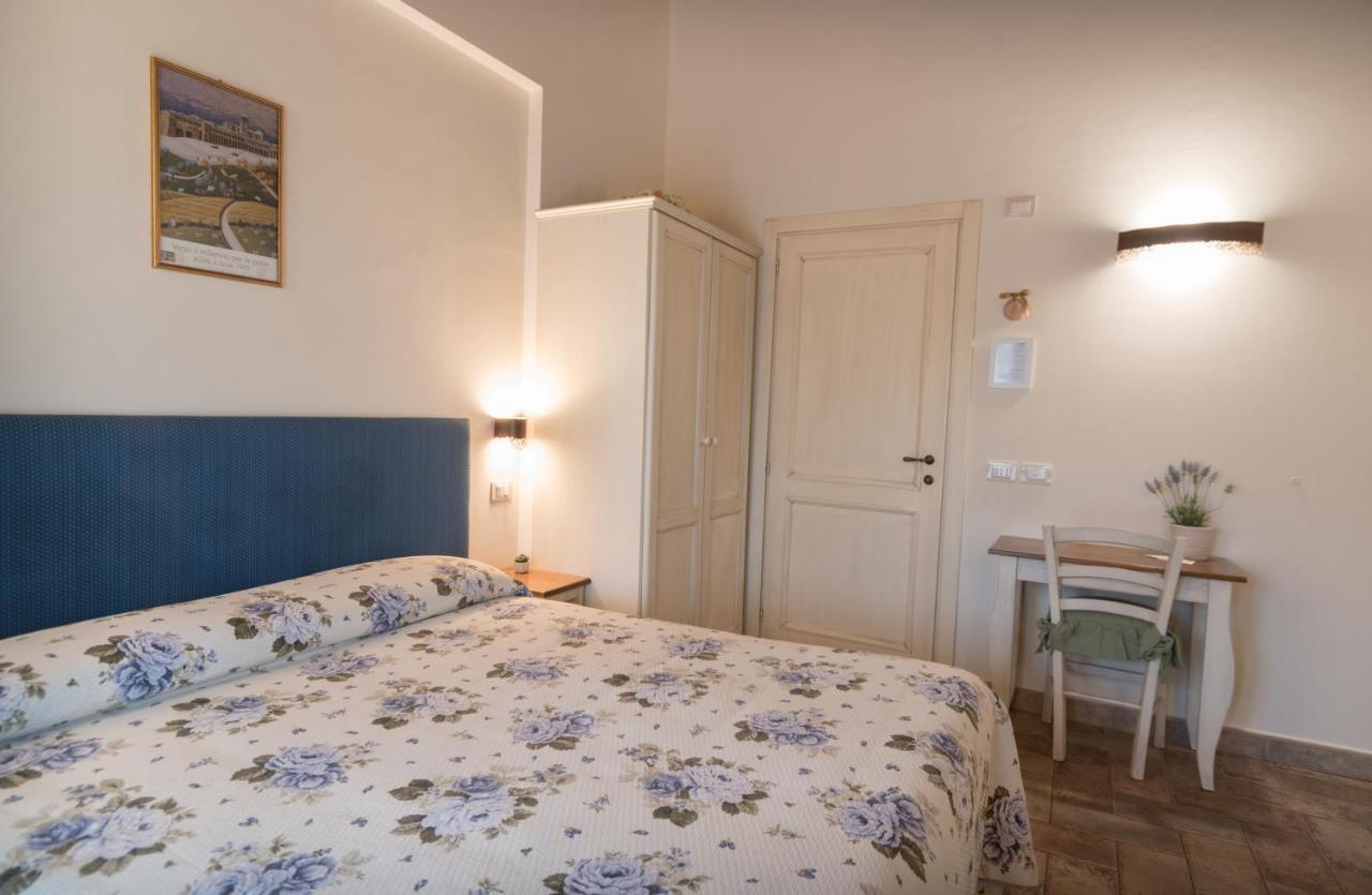 Rosa Di Assisi Bed & Breakfast Bastia Umbra Bagian luar foto