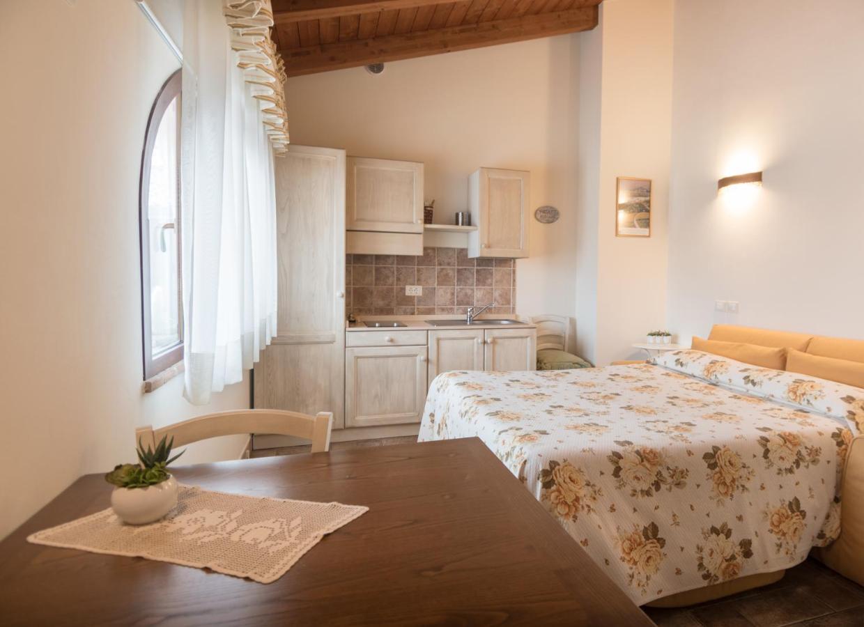 Rosa Di Assisi Bed & Breakfast Bastia Umbra Bagian luar foto