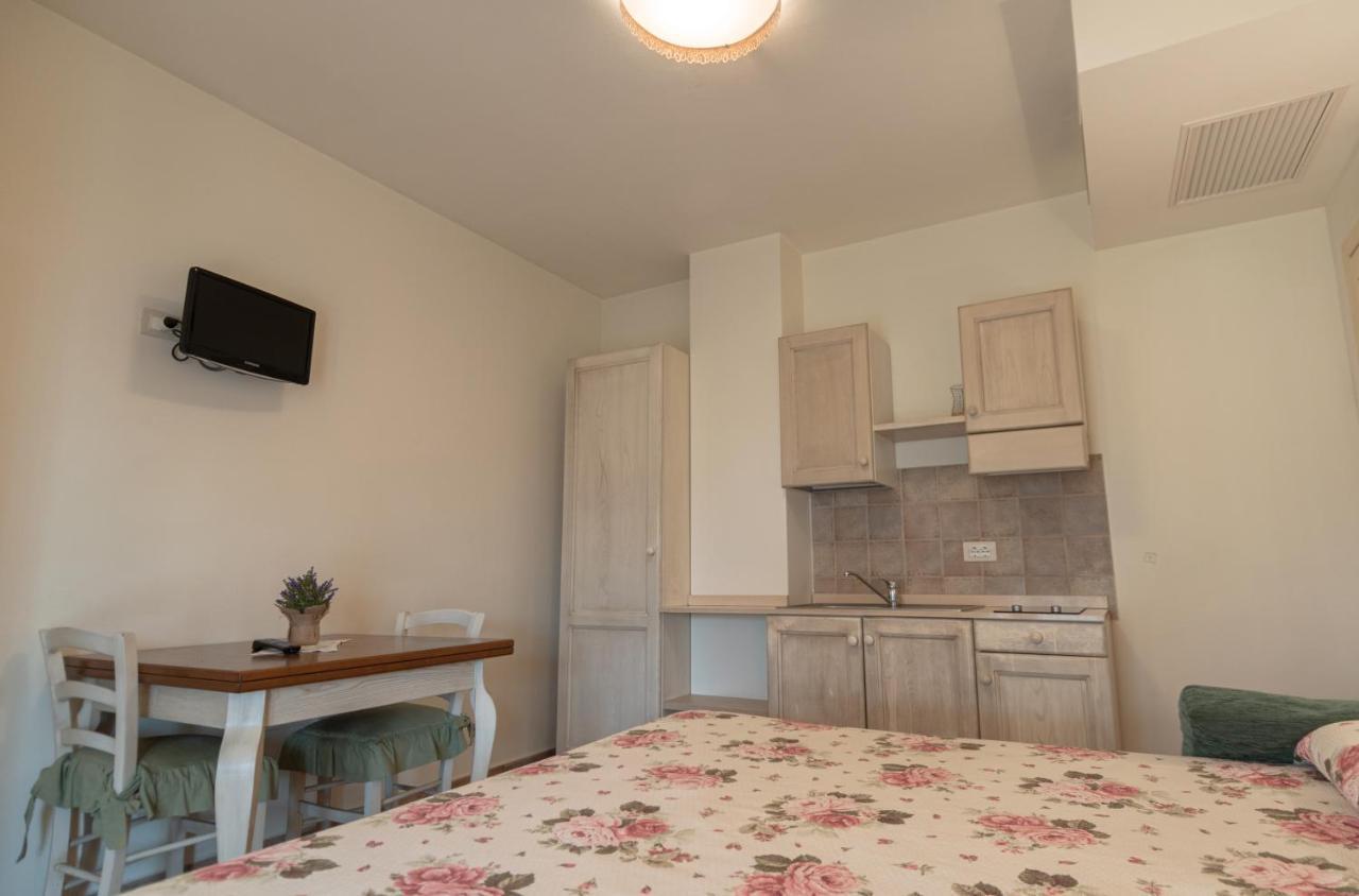 Rosa Di Assisi Bed & Breakfast Bastia Umbra Bagian luar foto