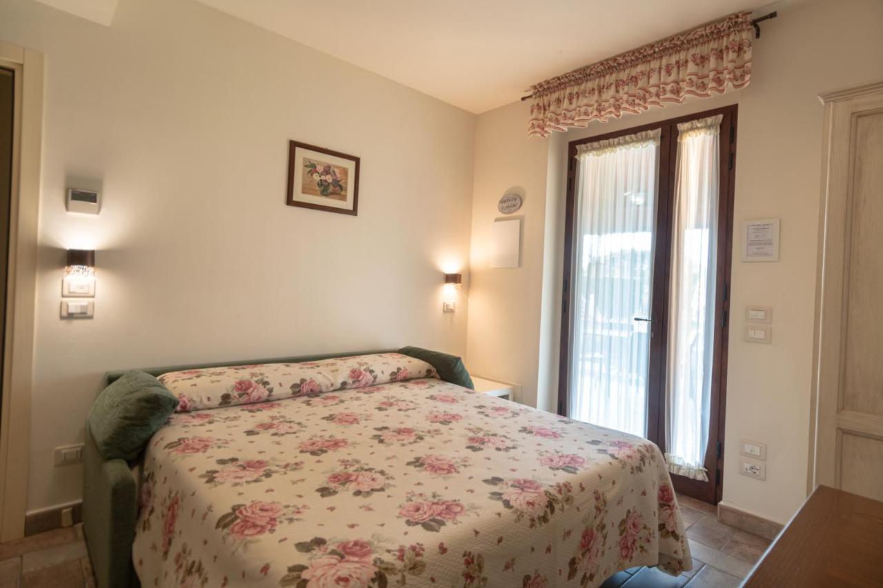 Rosa Di Assisi Bed & Breakfast Bastia Umbra Bagian luar foto