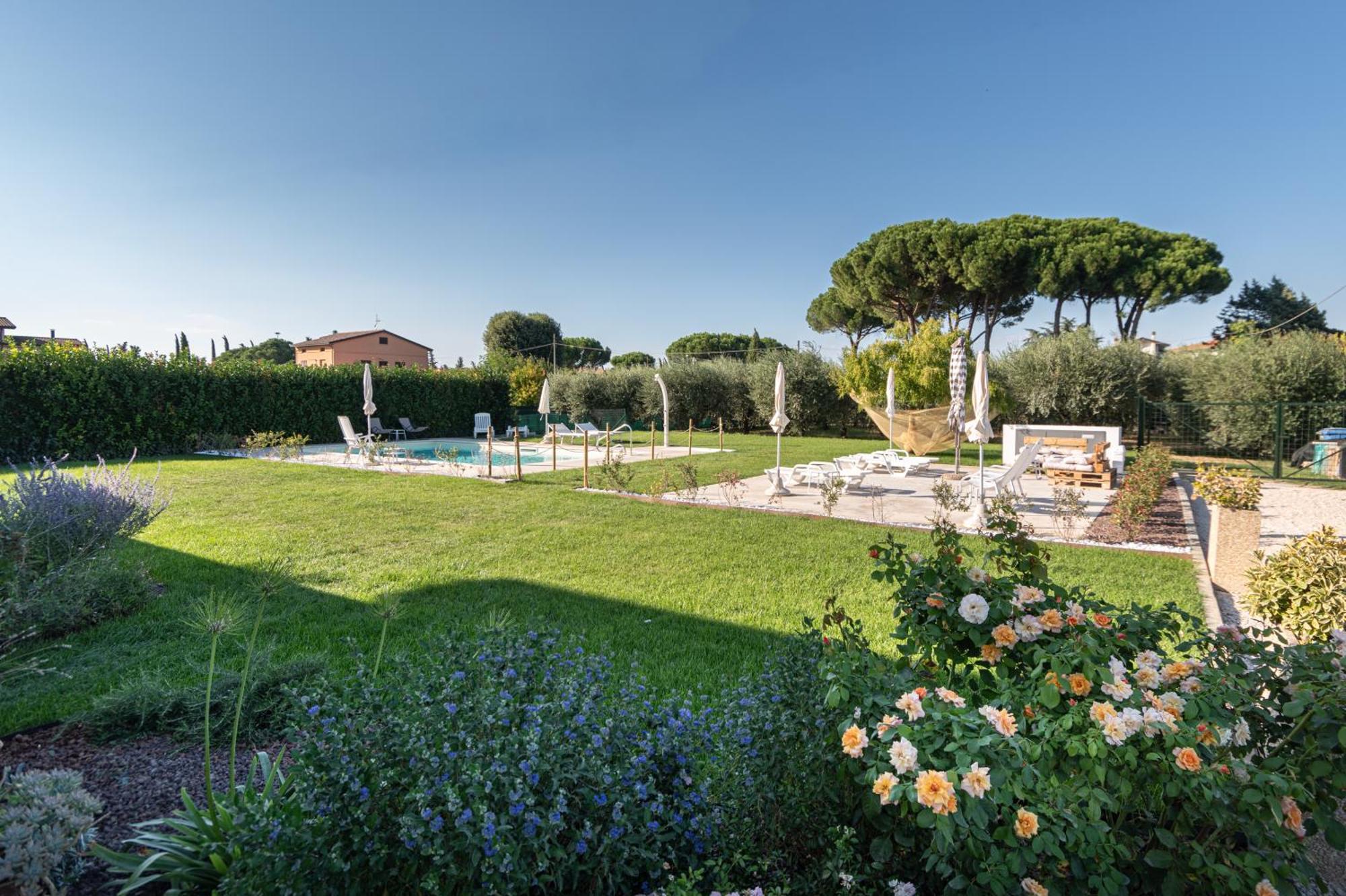 Rosa Di Assisi Bed & Breakfast Bastia Umbra Bagian luar foto