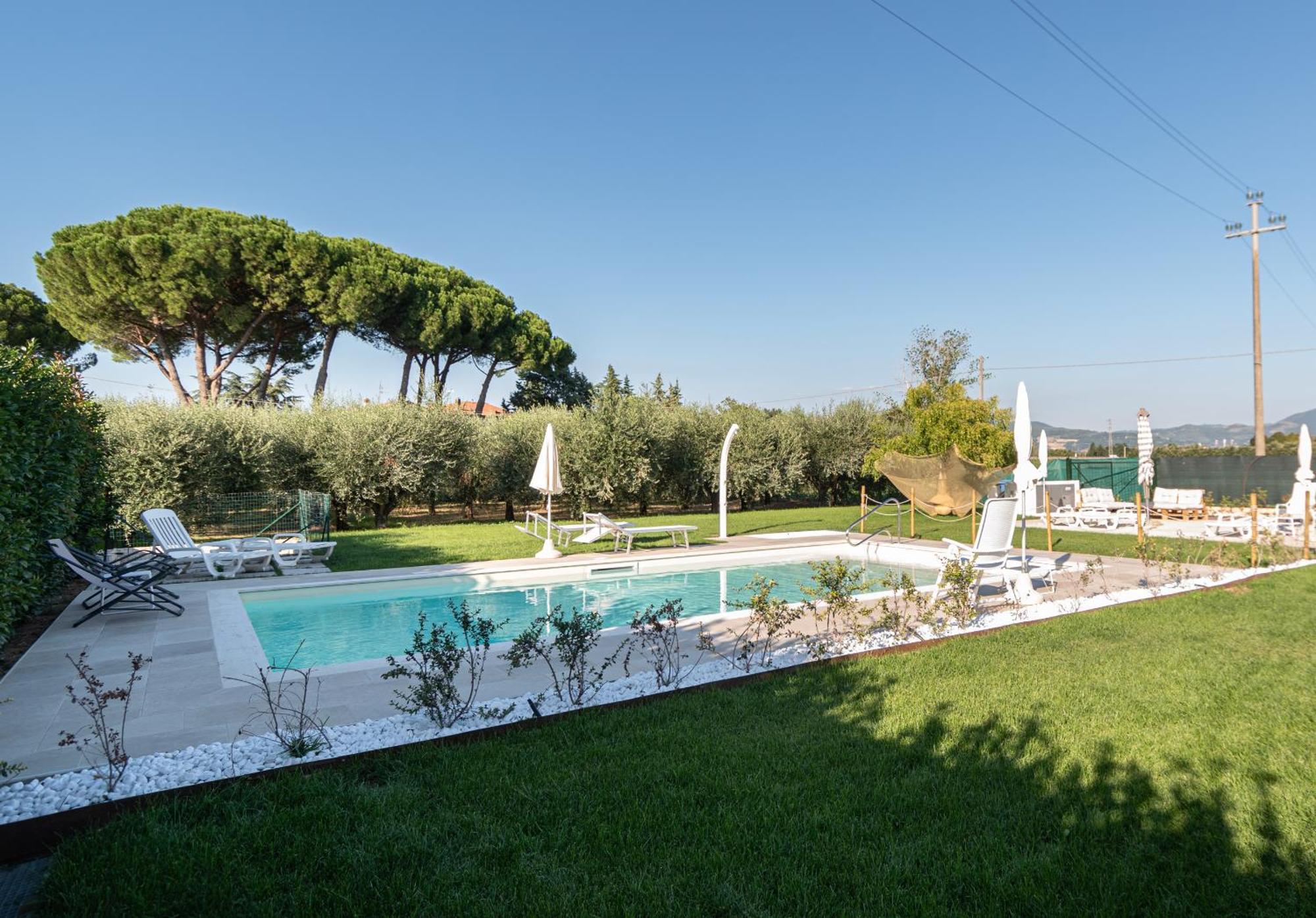 Rosa Di Assisi Bed & Breakfast Bastia Umbra Bagian luar foto