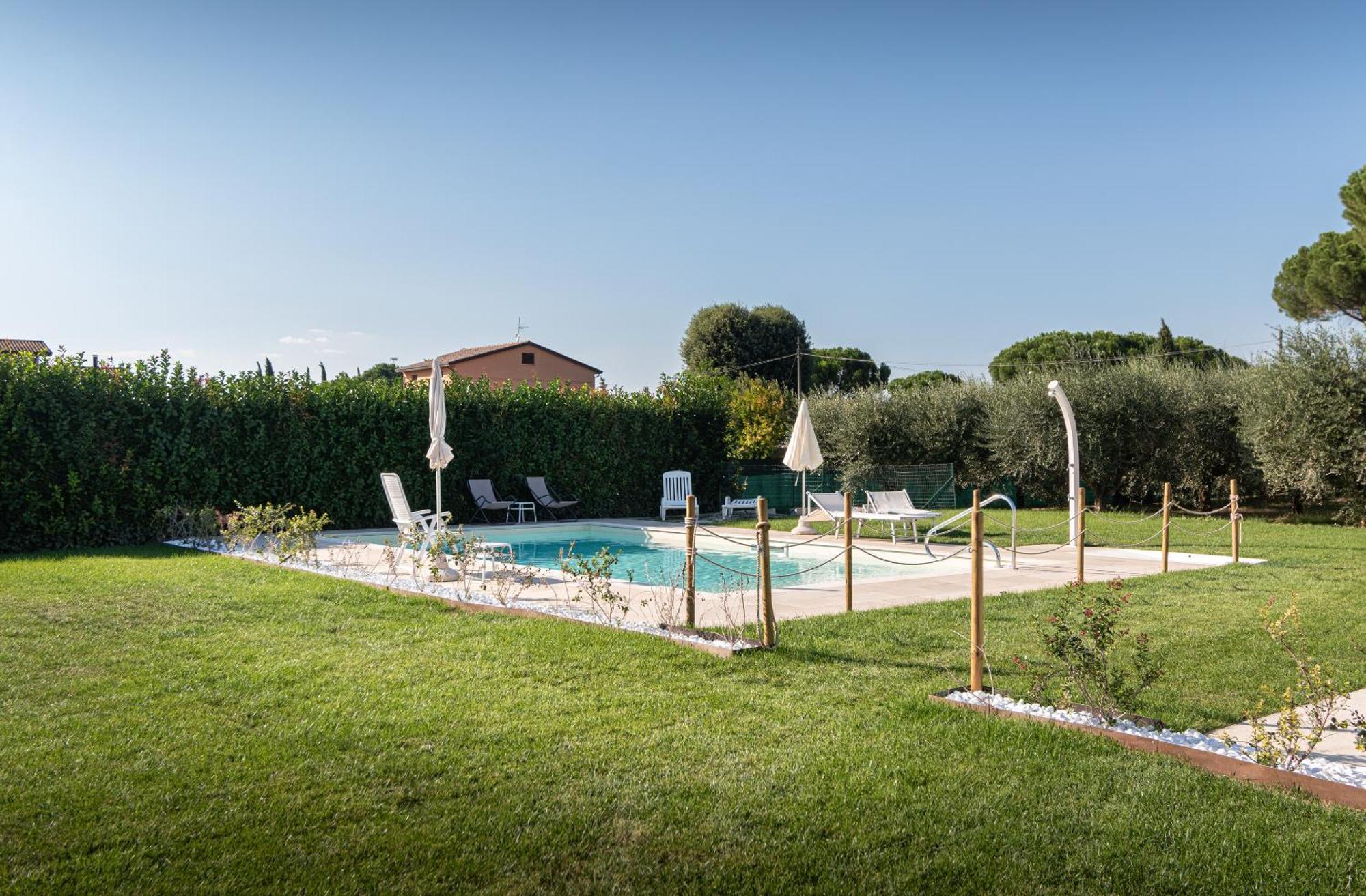 Rosa Di Assisi Bed & Breakfast Bastia Umbra Bagian luar foto