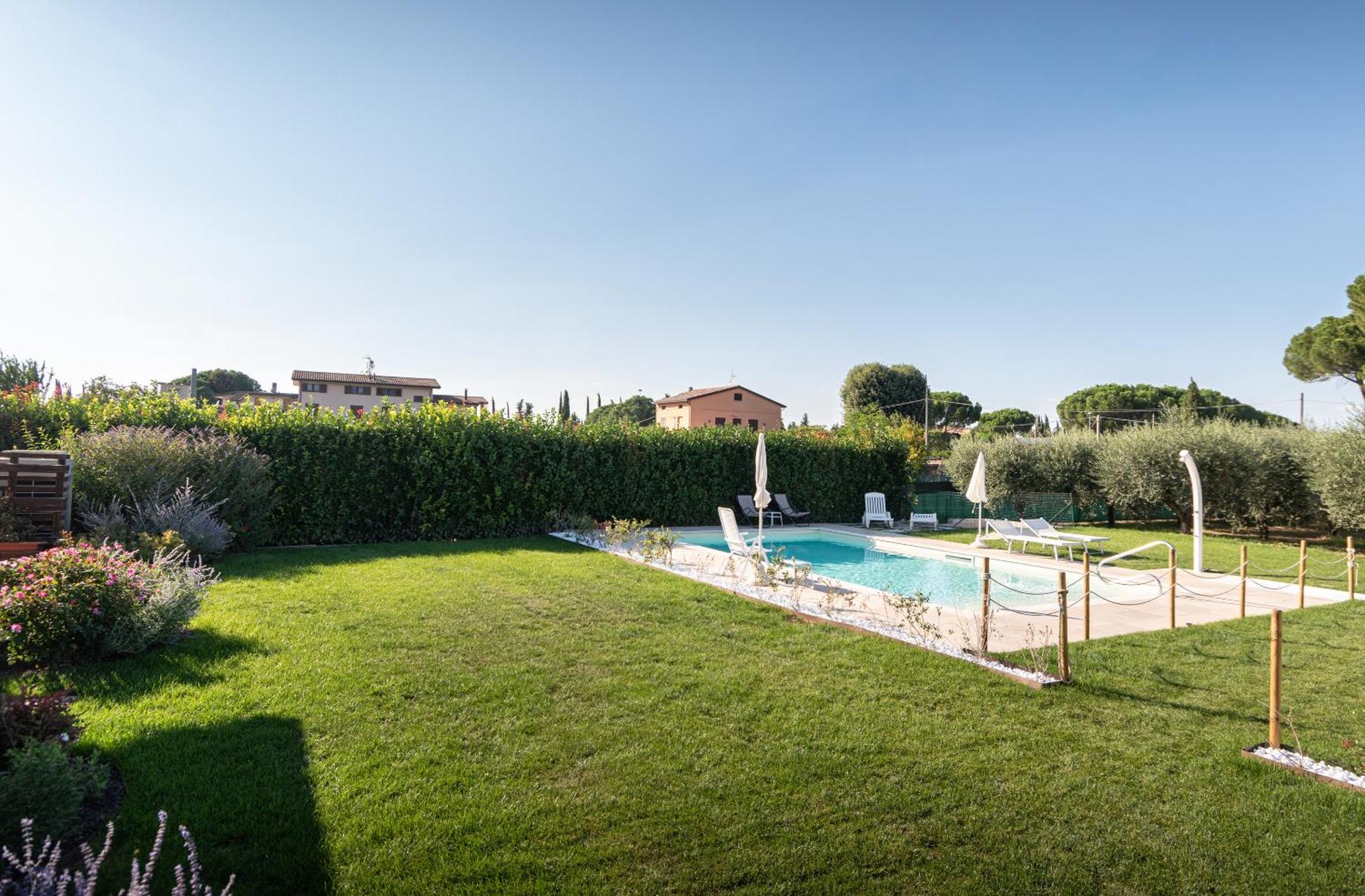 Rosa Di Assisi Bed & Breakfast Bastia Umbra Bagian luar foto