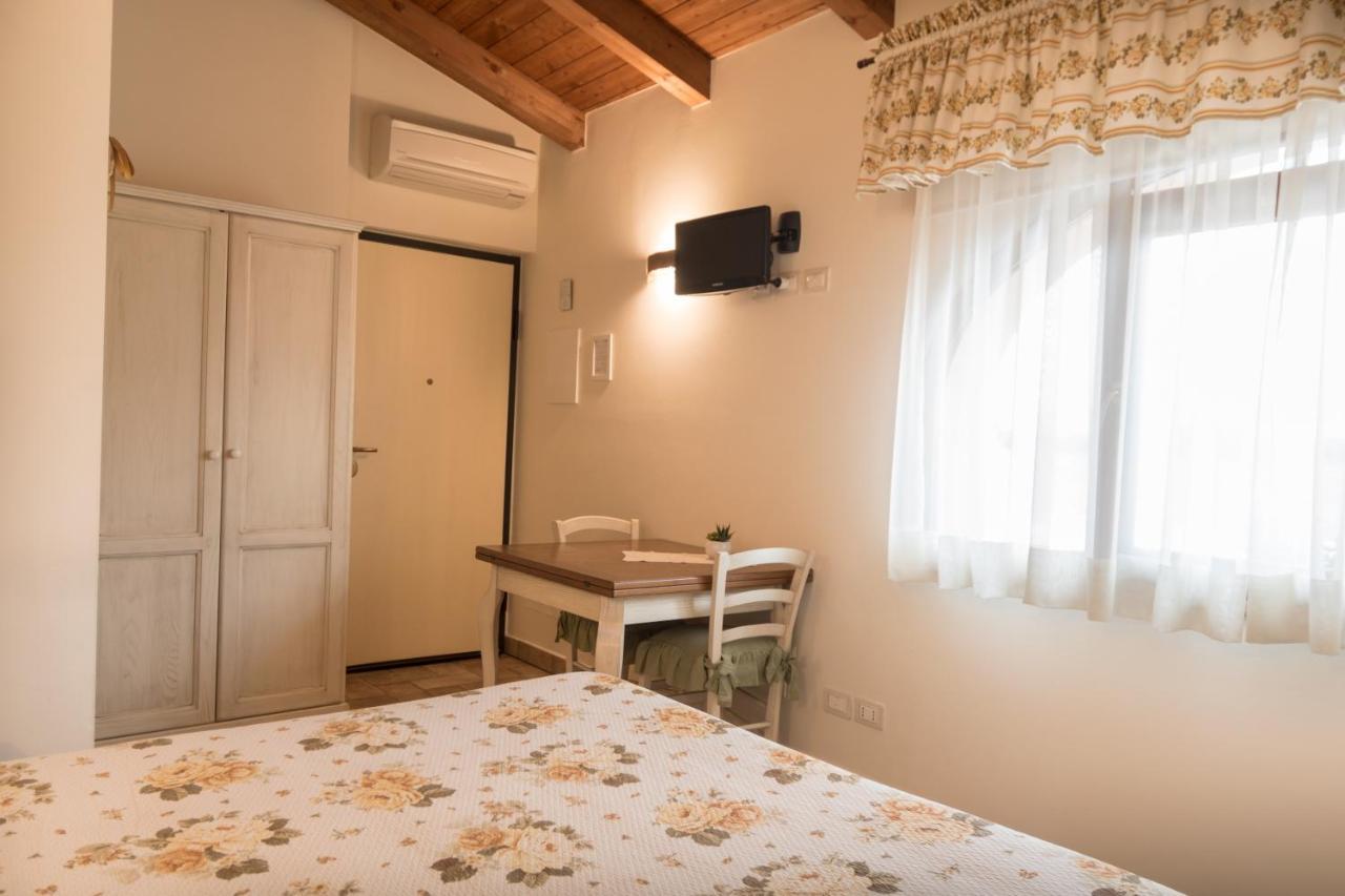 Rosa Di Assisi Bed & Breakfast Bastia Umbra Bagian luar foto