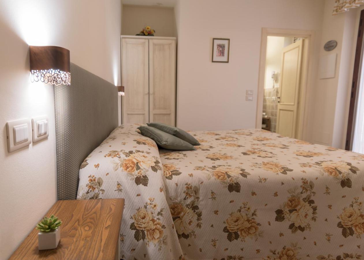 Rosa Di Assisi Bed & Breakfast Bastia Umbra Bagian luar foto