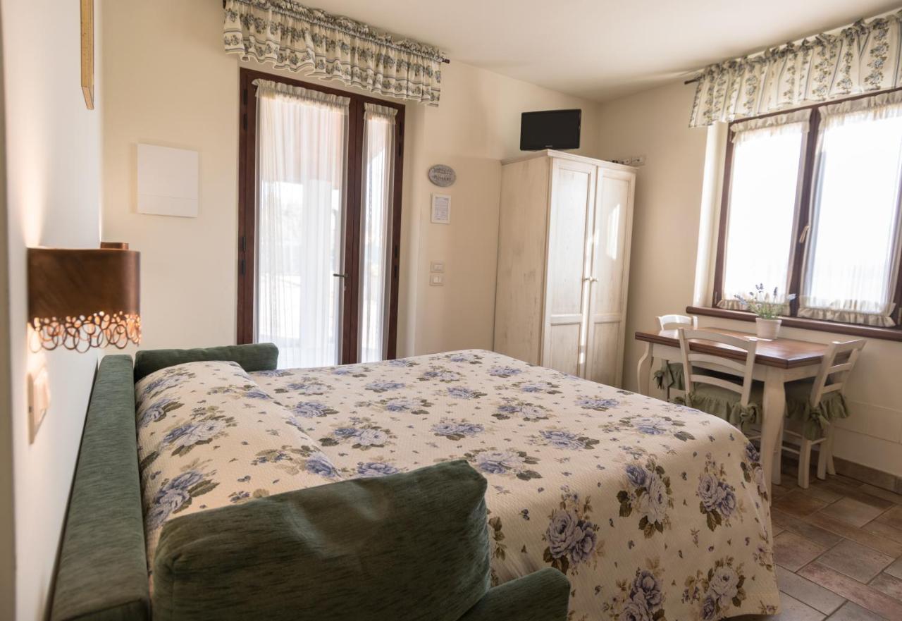 Rosa Di Assisi Bed & Breakfast Bastia Umbra Bagian luar foto