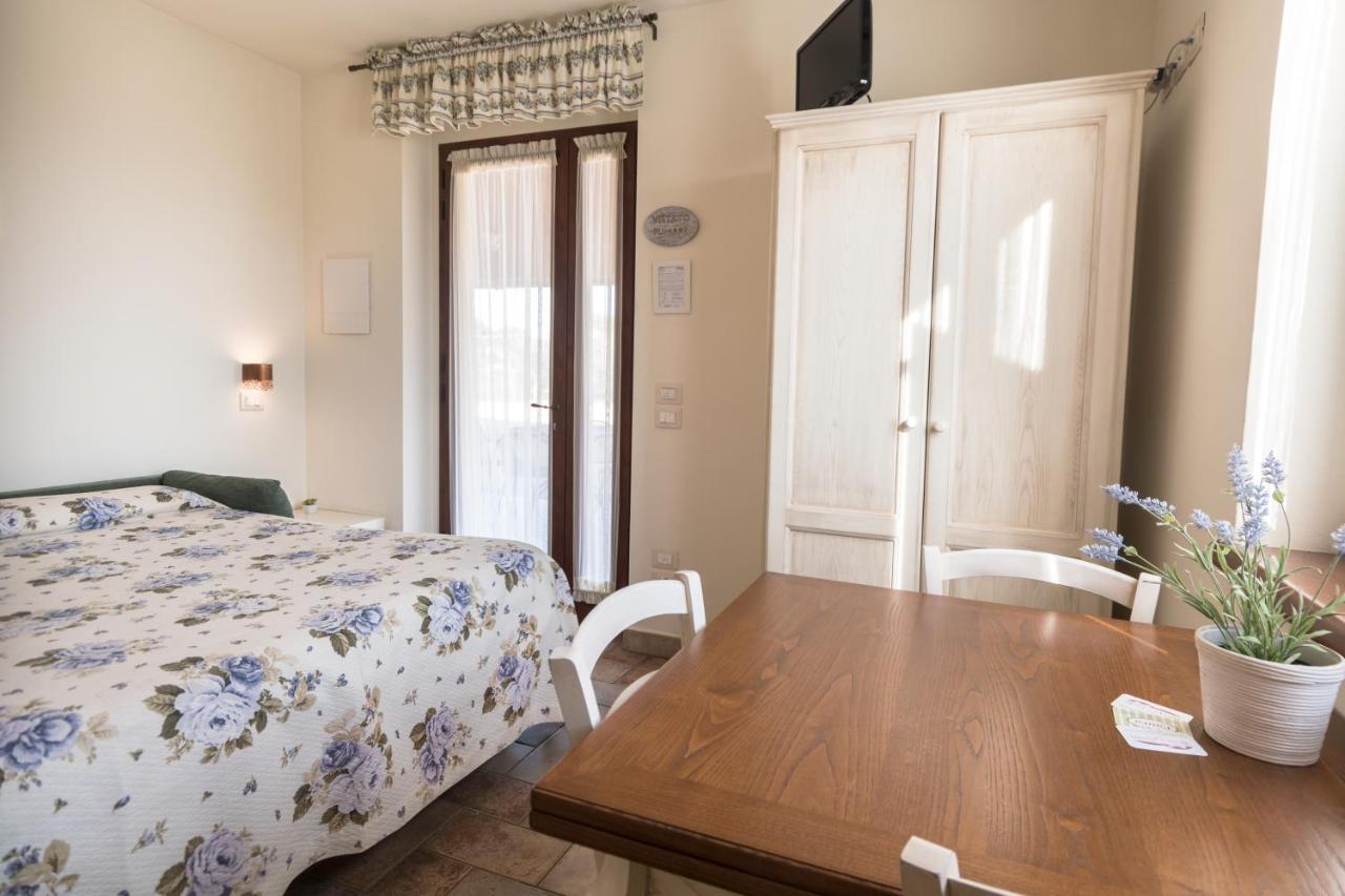 Rosa Di Assisi Bed & Breakfast Bastia Umbra Bagian luar foto