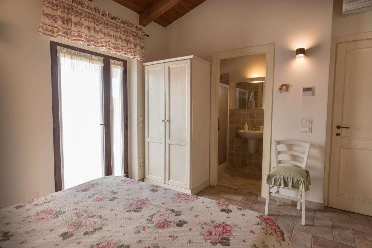 Rosa Di Assisi Bed & Breakfast Bastia Umbra Bagian luar foto
