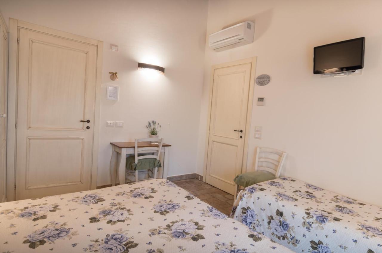 Rosa Di Assisi Bed & Breakfast Bastia Umbra Bagian luar foto
