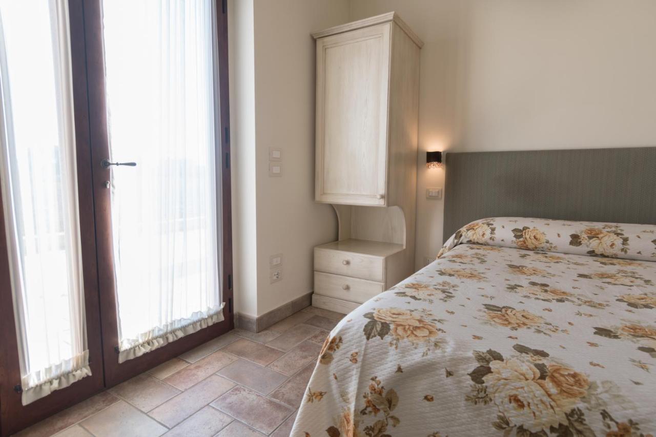 Rosa Di Assisi Bed & Breakfast Bastia Umbra Bagian luar foto