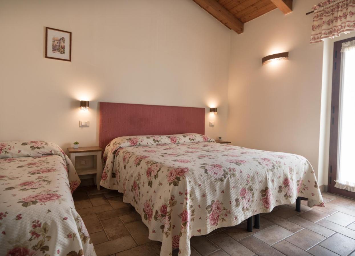 Rosa Di Assisi Bed & Breakfast Bastia Umbra Bagian luar foto
