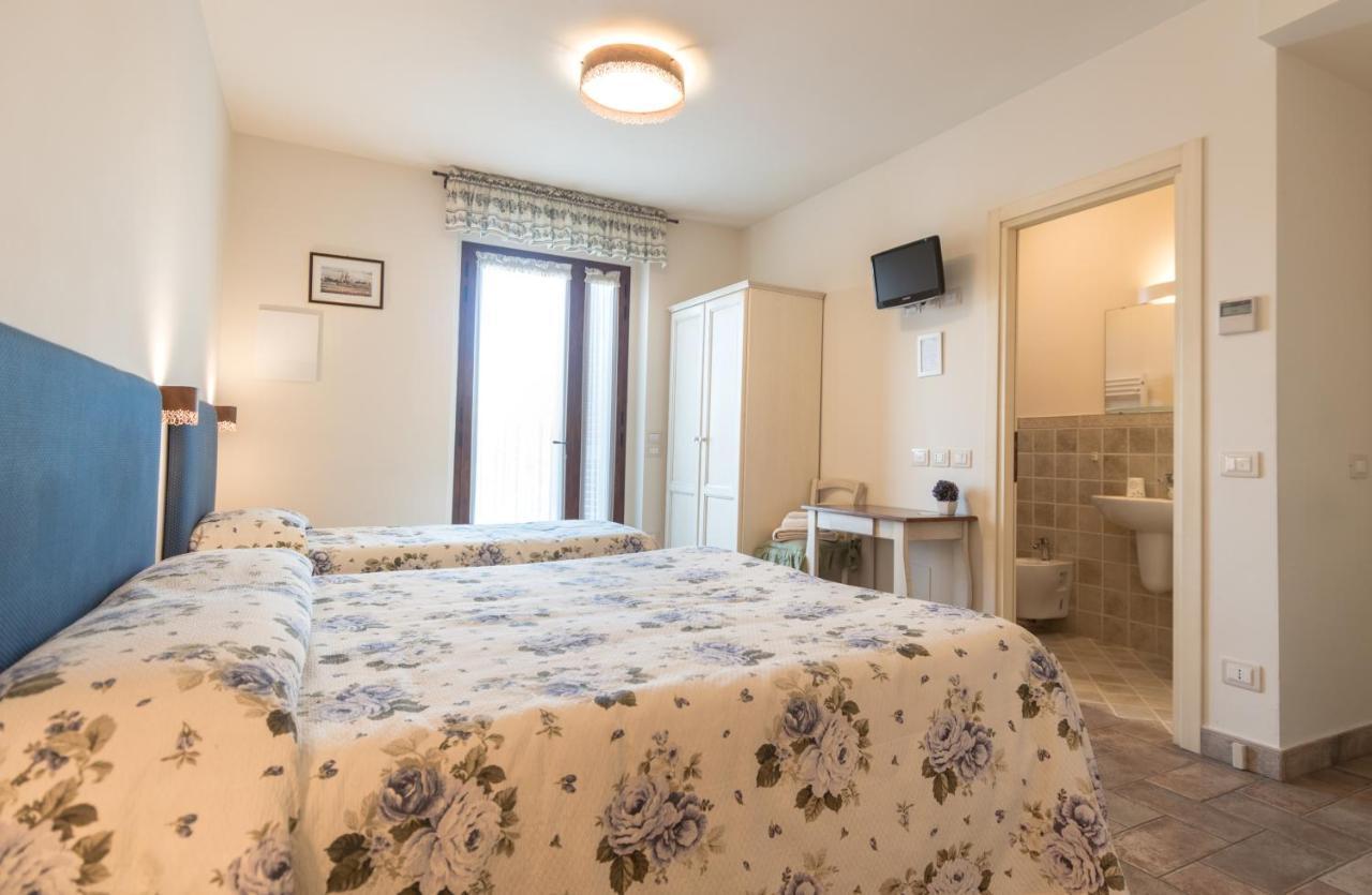 Rosa Di Assisi Bed & Breakfast Bastia Umbra Bagian luar foto